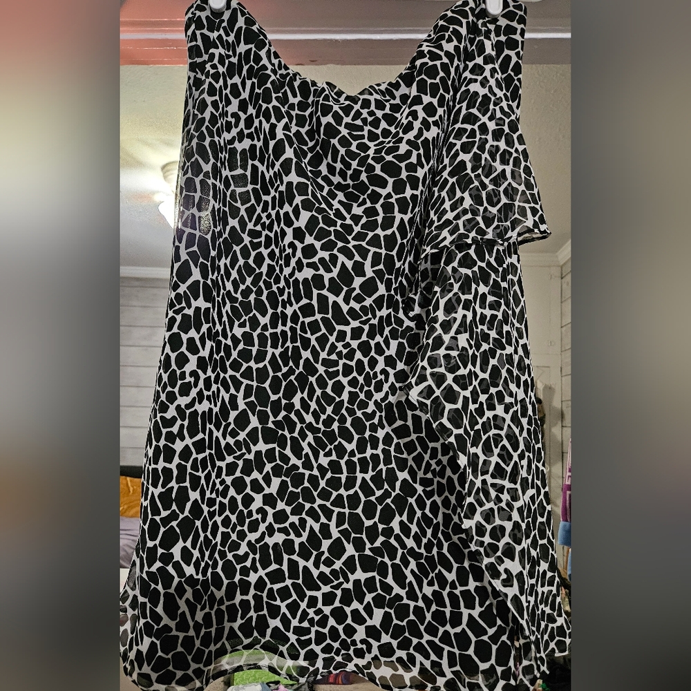 Black and White Patterned Skirt